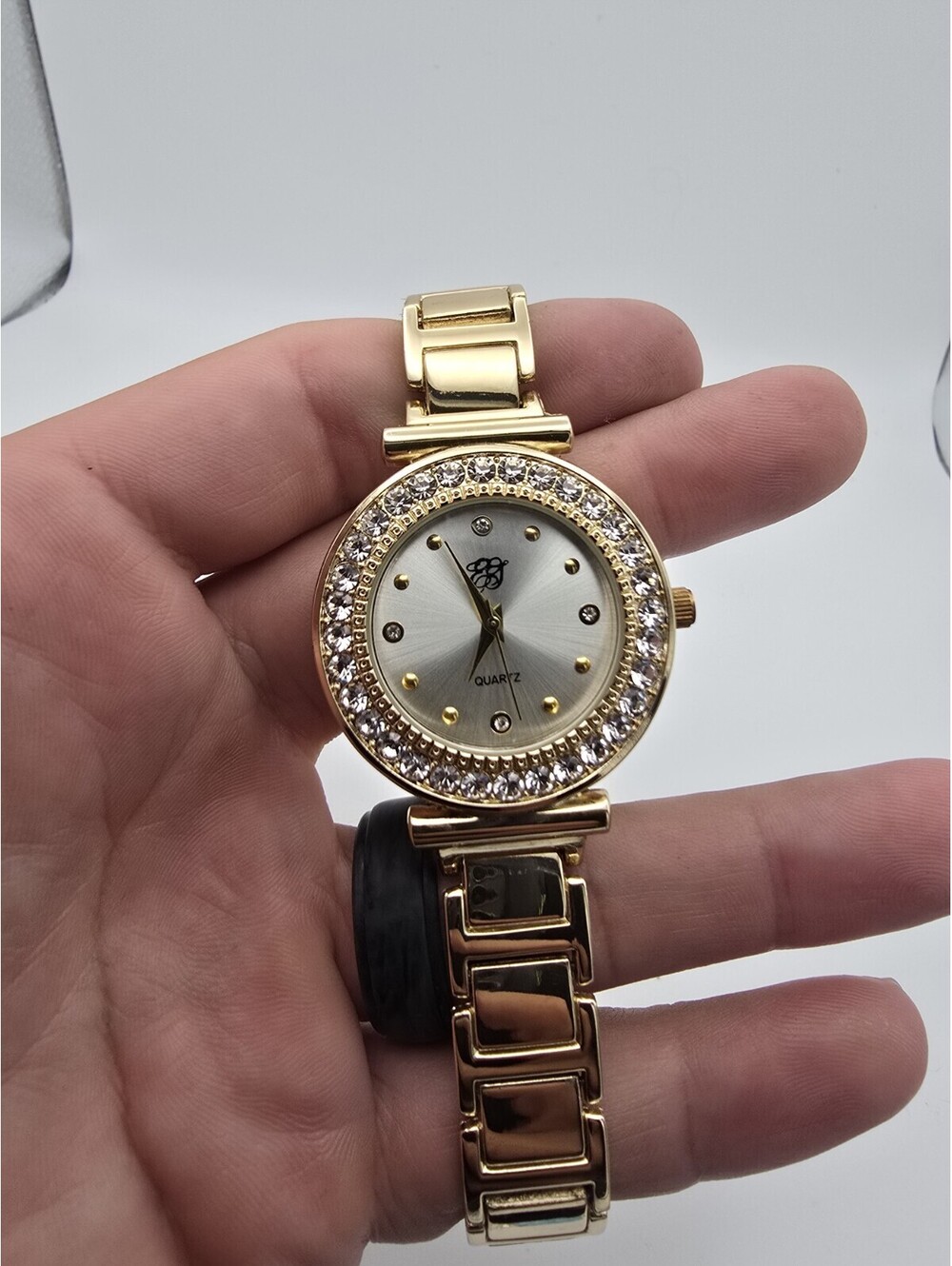 Elizabeth Taylor Crystal Bezel Womens Watch 34mm Gold Tone Bracelet 8"